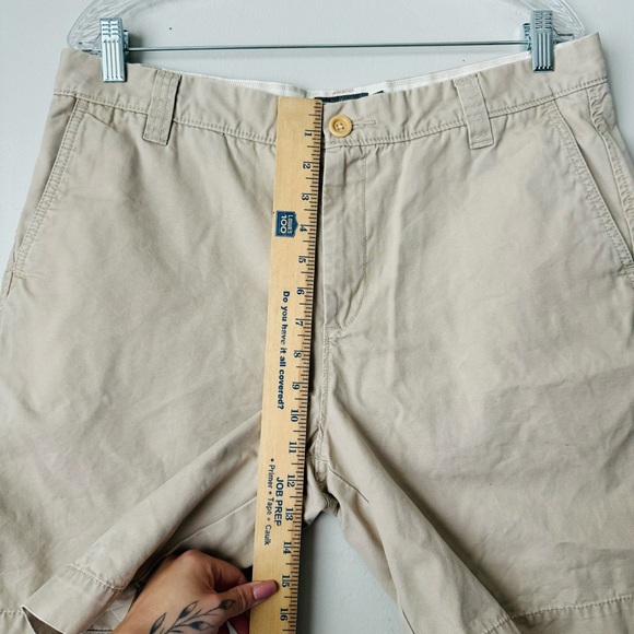 L.L. bean signiture standard fit cream colored khakis shorts men’s 35 - Picture 4 of 9
